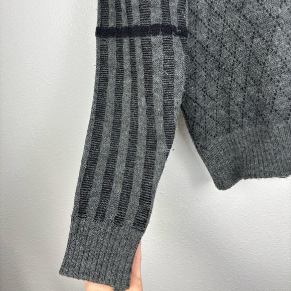 Eagle Point Vintage Men's M Red Gray V-Neck Wool Blend Sweater Geometric Argyle - Picture 3 of 5